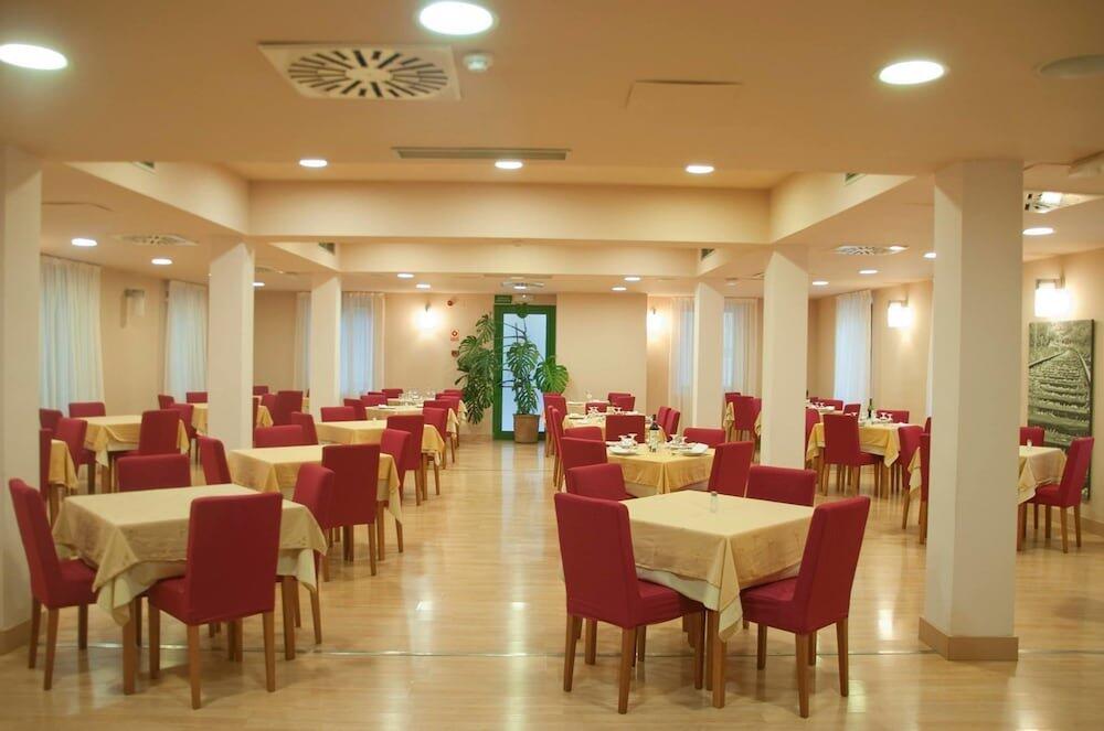 Foto de restauración de Hotel El Salugral Termal Resort