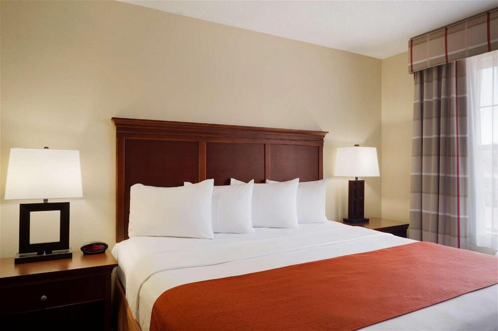 Foto de una habitación de Hotel Country Inn &amp;amp; Suites by Radisson, Macedonia, OH