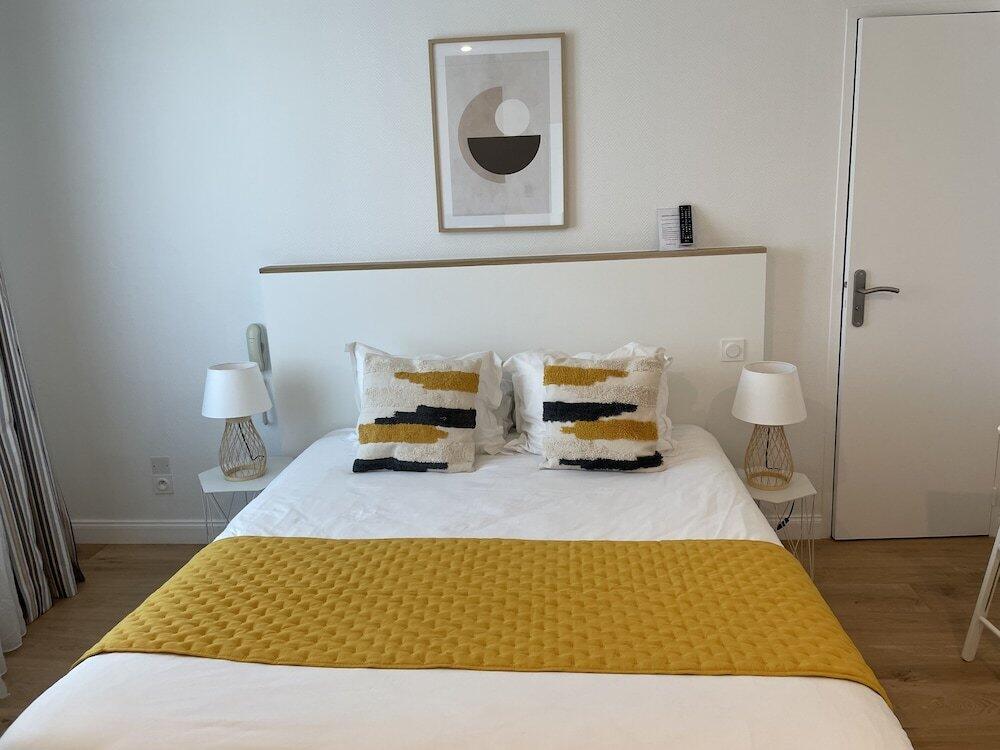 Foto de una habitación de Hôtel Porte Mars Reims Gare Centre