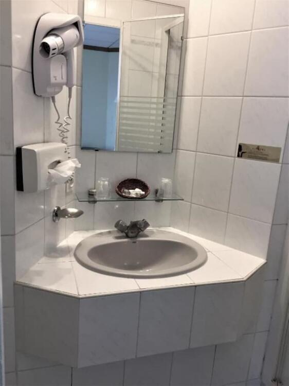Foto del baño de Hôtel Porte Mars Reims Gare Centre