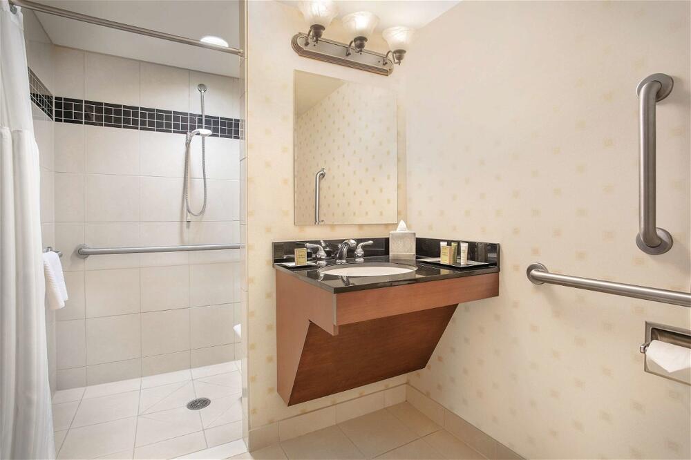 Foto del baño de Hotel Hilton Chicago O&amp;#039;Hare Airport