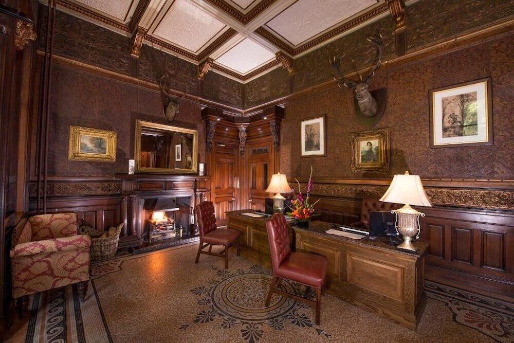 Foto de las zonas nobles de Macdonald Norwood Hall Hotel