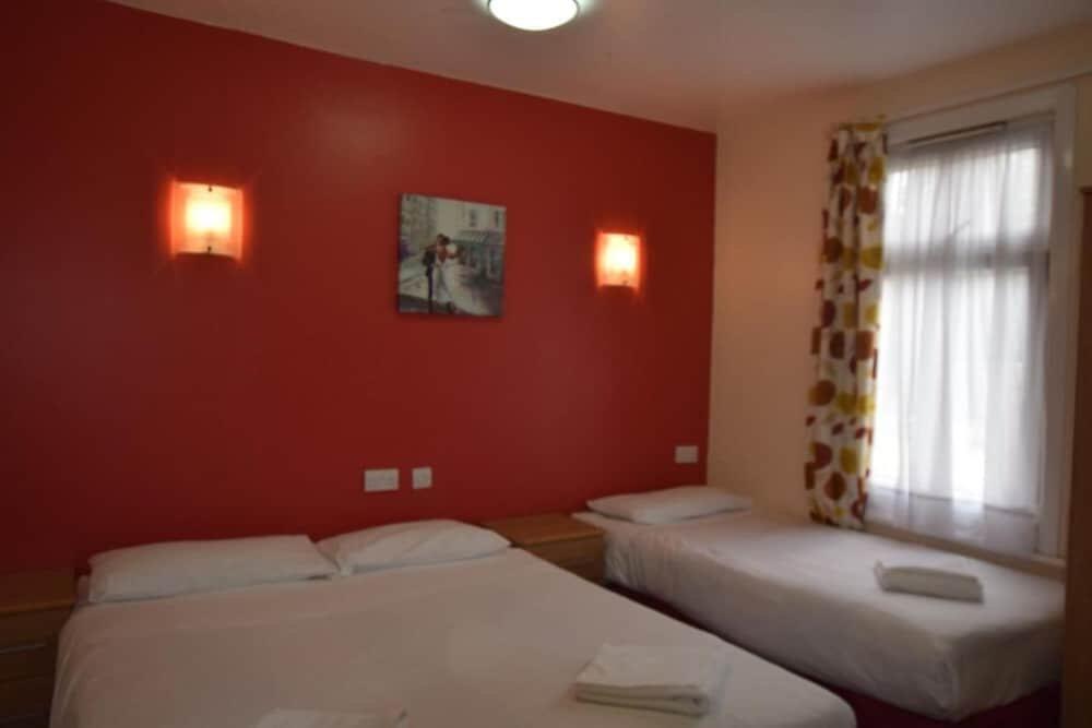 Foto de una habitación de Cranbrook Hotel