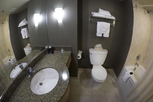 Foto del baño de The Oakes Hotel Overlooking the Falls
