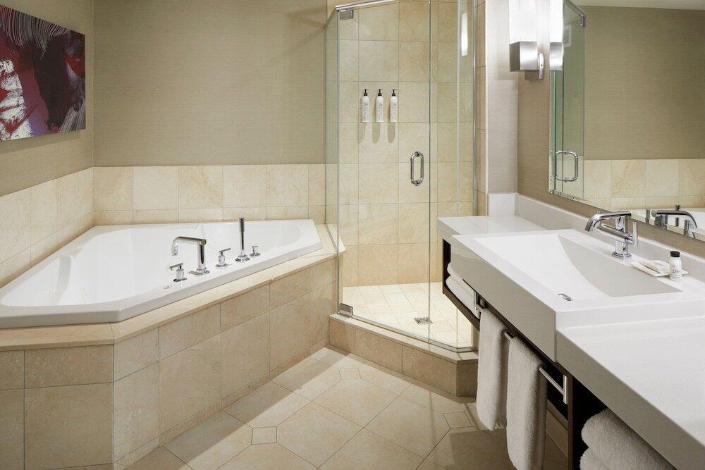 Foto del baño de Delta Hotels by Marriott Montreal