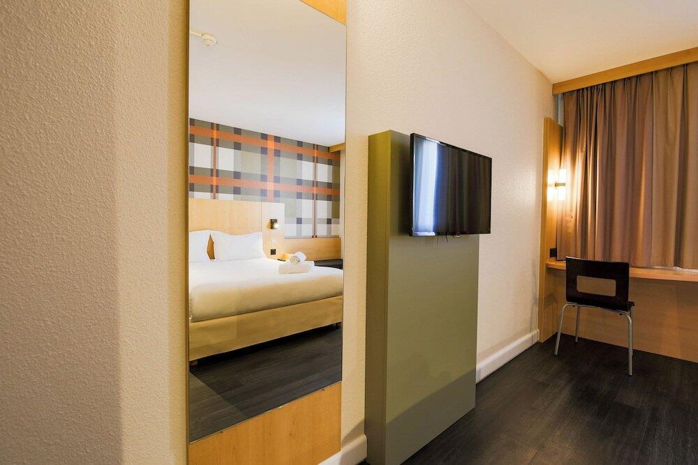 Foto de una habitación de easyHotel Nice Palais des Congrès – Old Town