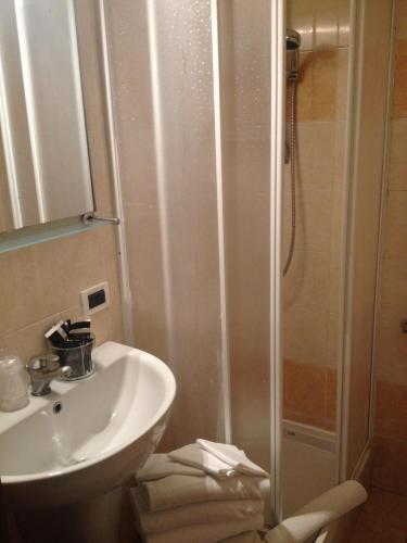 Foto del baño de Hostal Guesthouse Alloggi Agli Artisti