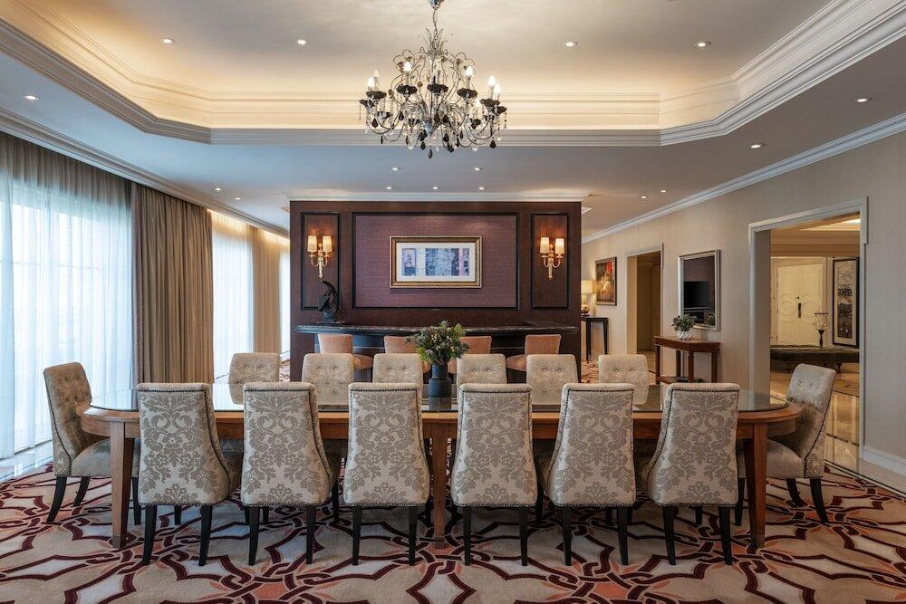 Foto de una habitación de Hotel The Westin Dubai Mina Seyahi Beach Resort and Waterpark