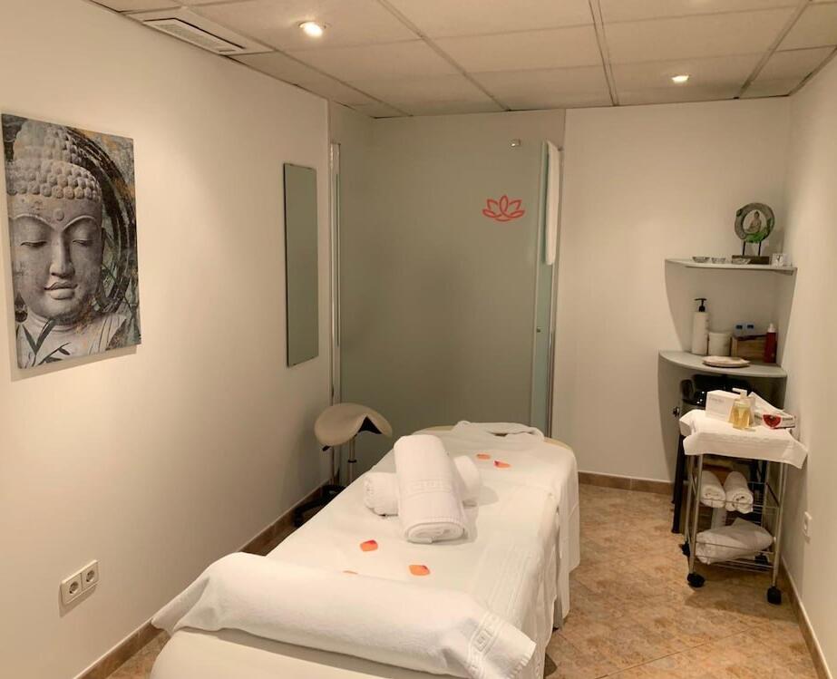 Foto de los servicios de Aparthotel Monarque Sultán