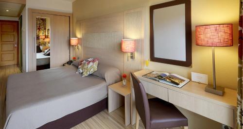 Foto de una habitación de Hotel Augusta Club &amp;amp; Spa - Adults Only