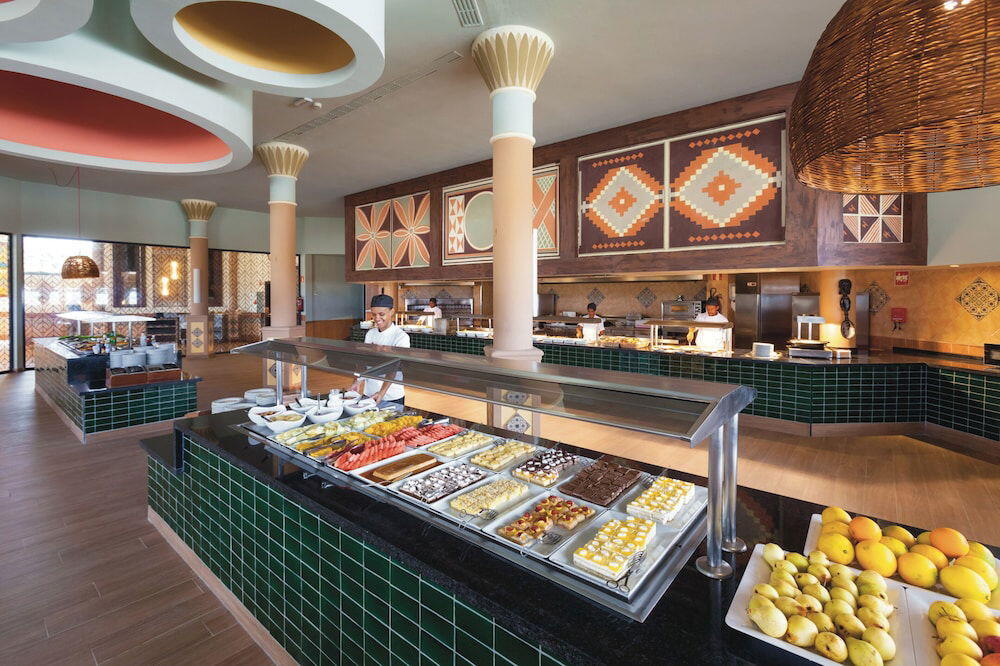 Foto de restauración de Hotel Riu Funana - All Inclusive