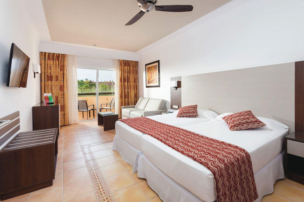 Foto de una habitación de Hotel Riu Funana - All Inclusive