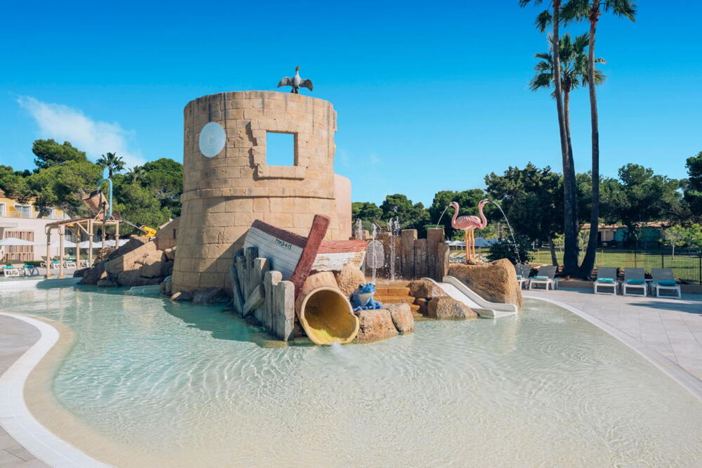 Foto de los servicios de Hotel Iberostar Waves Club Cala Barca