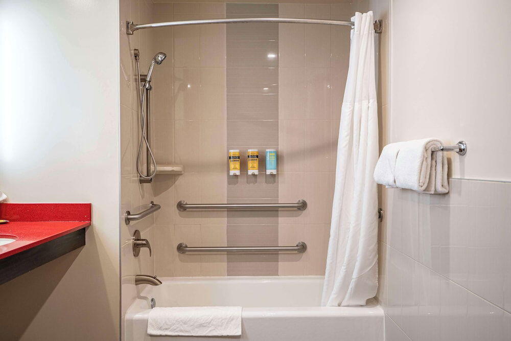 Foto del baño de Hotel Best Western Plus Dragon Gate Inn