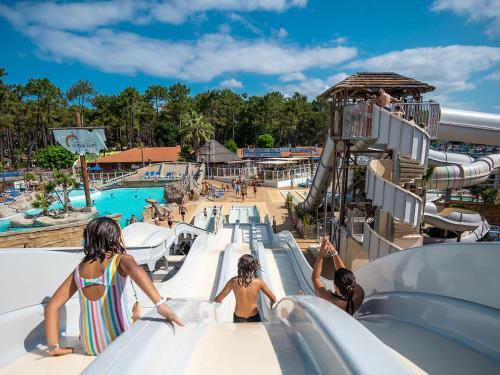 Foto de los servicios de Camping Village Le Vieux Port*****