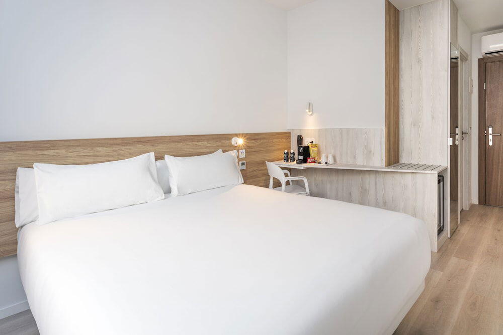 Foto de una habitación de B&amp;amp;B Hotel Lisboa Oeiras