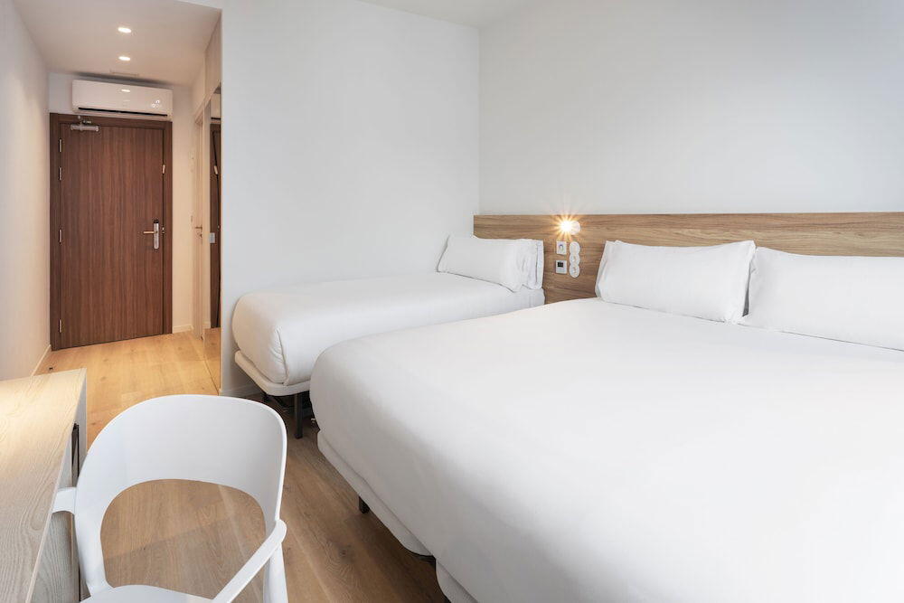 Foto de una habitación de B&amp;amp;B Hotel Lisboa Oeiras