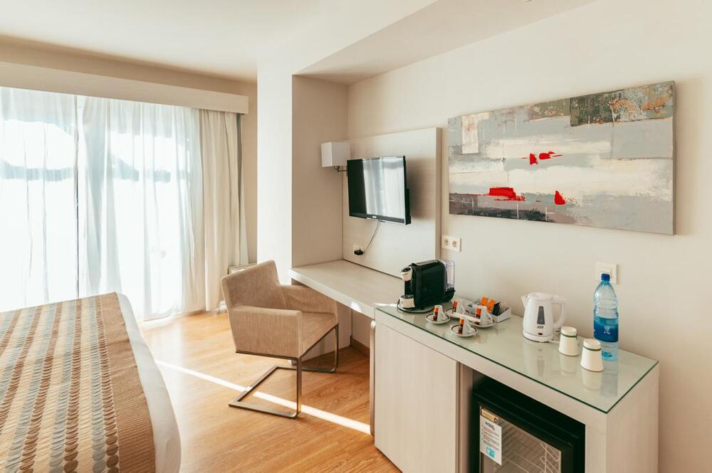 Foto de una habitación de Hotel Aequora Lanzarote Suites