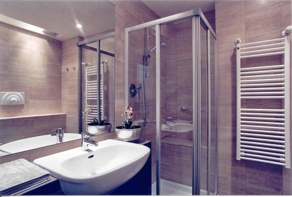 Wall Art Hotel & Residence, Prato