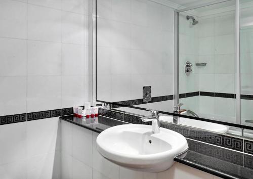 Foto del baño de Leonardo Royal Hotel London City - Tower of London