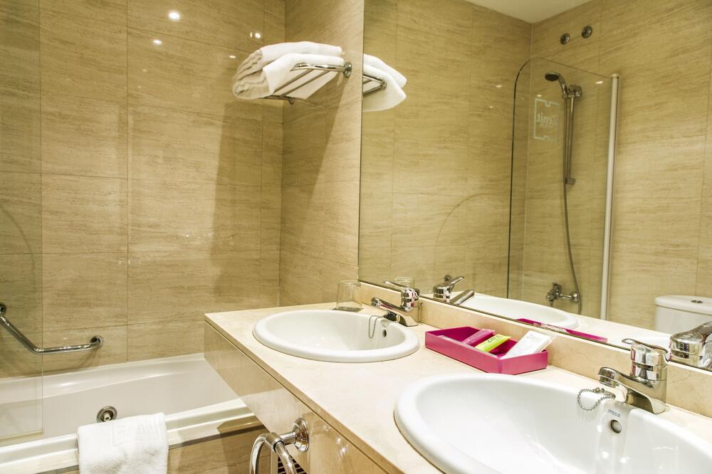 Foto del baño de Hotel Zenit Logroño