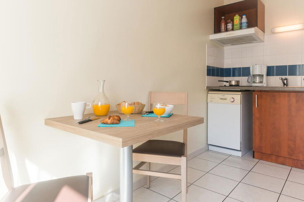 Foto de una habitación de Zenitude Hôtel-Résidences Nantes - La Beaujoire