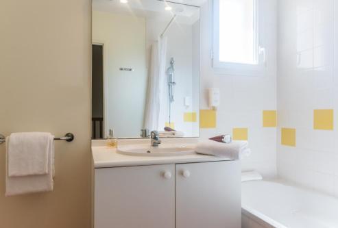 Foto del baño de Zenitude Hôtel-Résidences Nantes - La Beaujoire