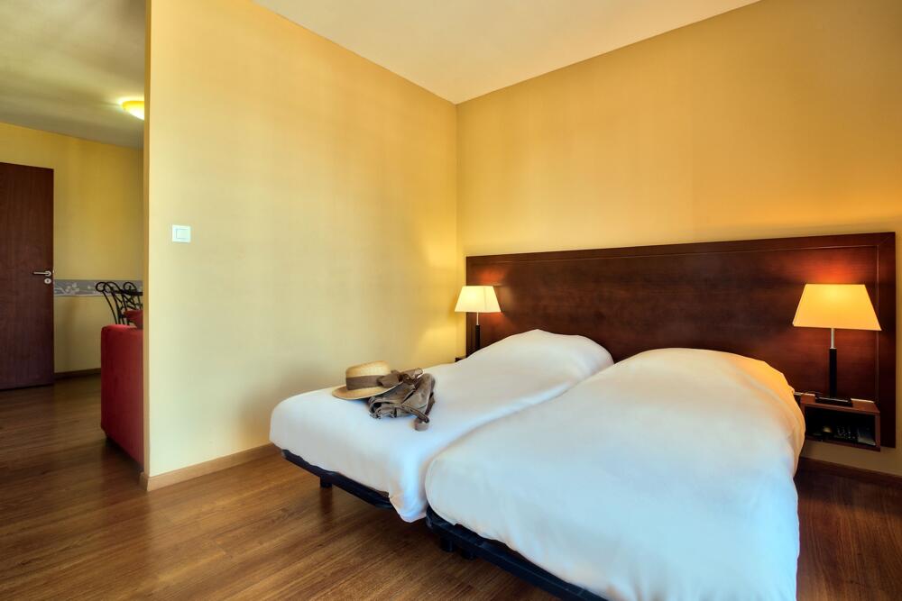 Foto de una habitación de Zenitude Hôtel-Résidences Les Jardins de Lourdes