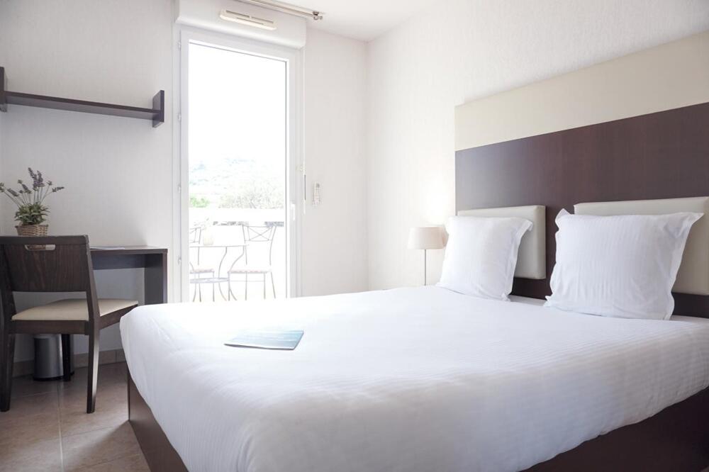 Foto de una habitación de Zenitude Hôtel-Résidences Toulon Six Fours