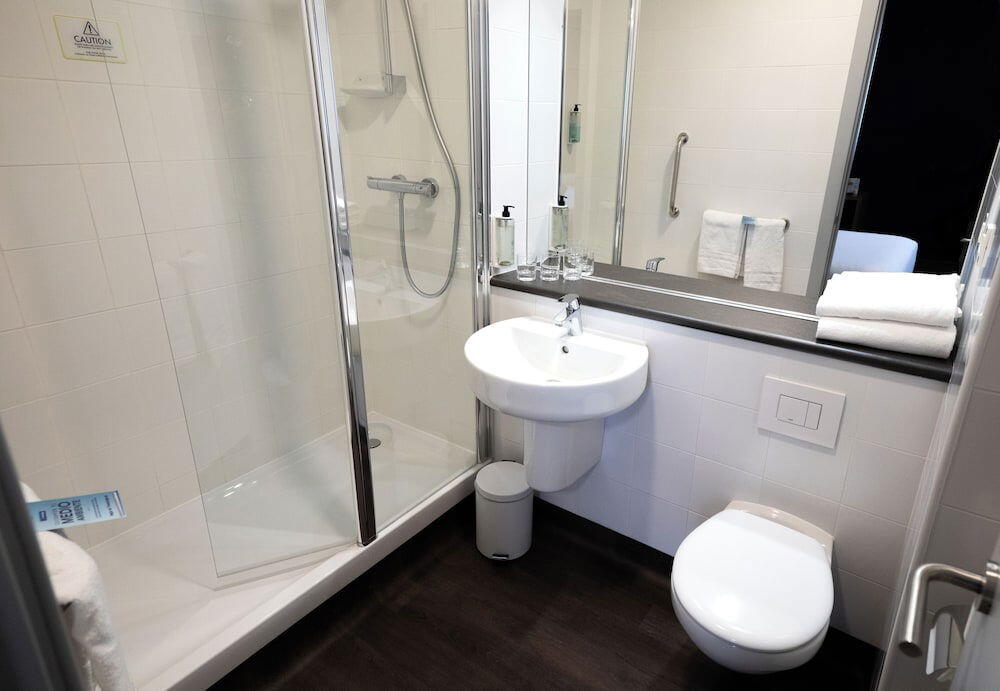 Foto del baño de Hotel Travelodge Madrid Metropolitano