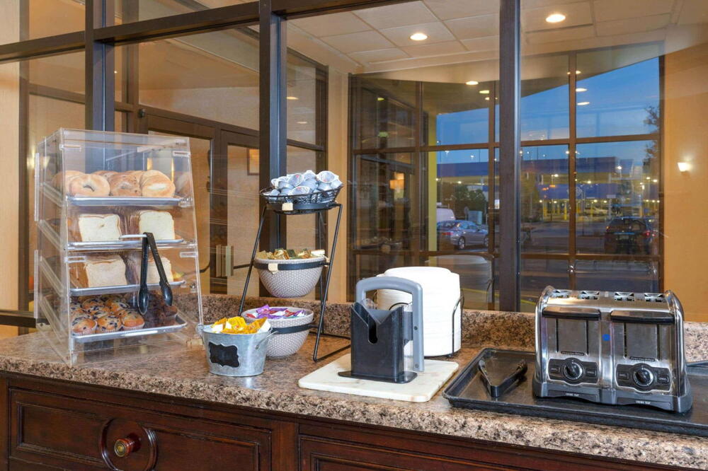 Foto de restauración de Hotel La Quinta by Wyndham Secaucus Meadowlands