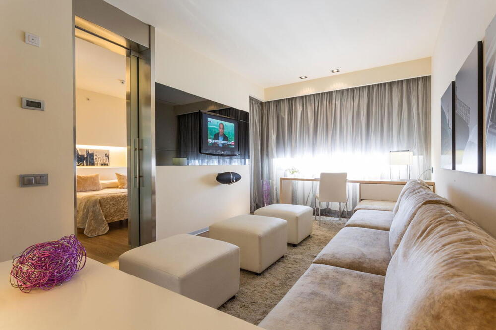 Foto de una habitación de voco Madrid Retiro, an IHG Hotel