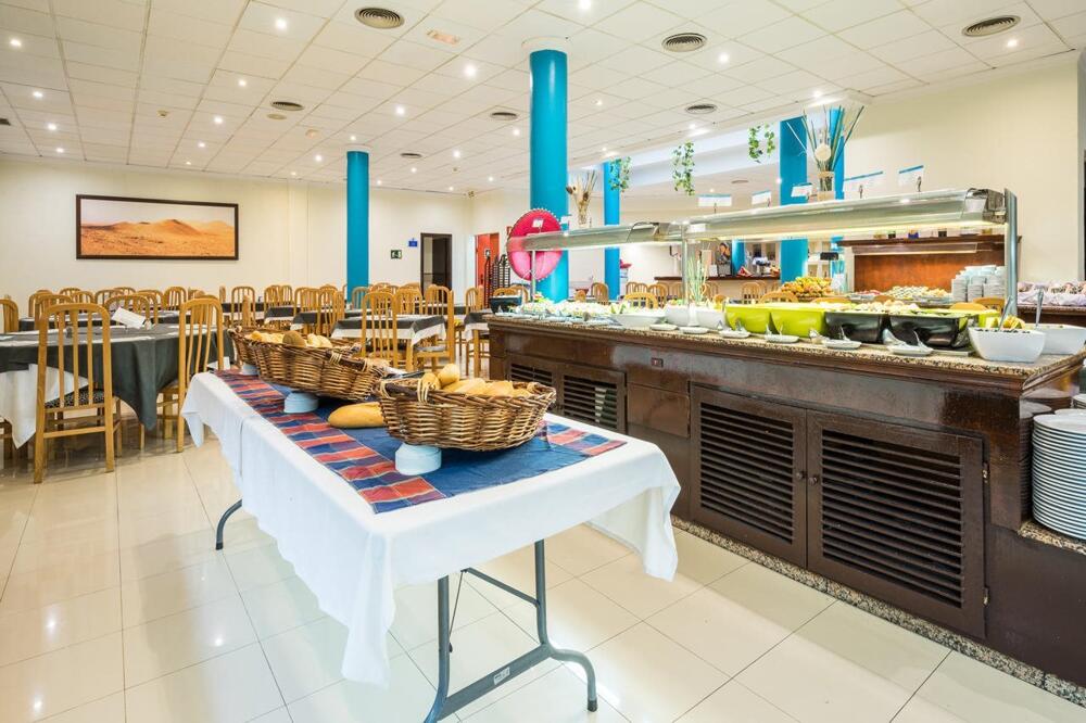 Foto de restauración de Aparthotel BLUESEA Costa Teguise Gardens