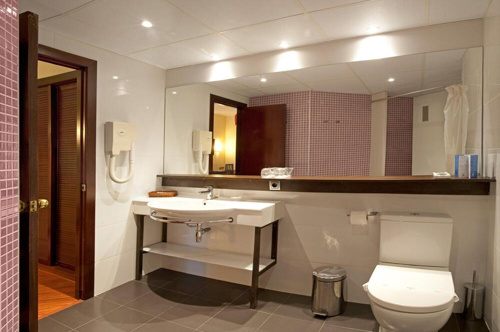 Foto del baño de Hotel Bernat II 4*Sup
