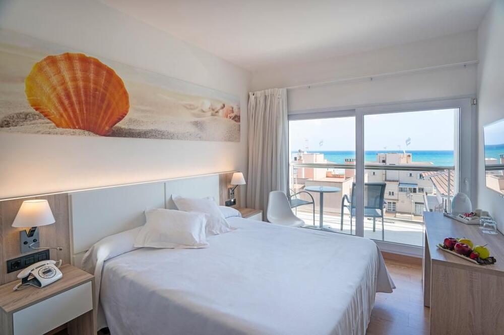 Foto de una habitación de Hotel THB Gran Playa - Adults Only