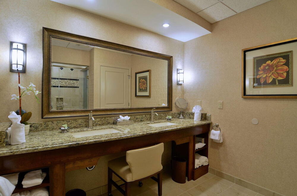 Foto del baño de Hotel Eden Resort and Suites, BW Premier Collection