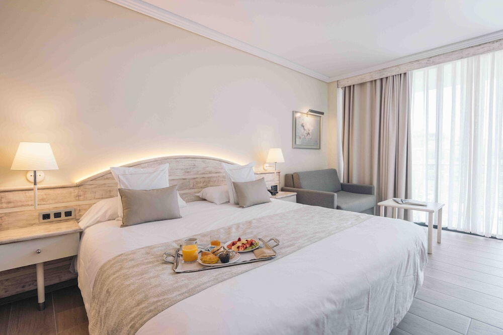 Foto de una habitación de Hotel Port Salins