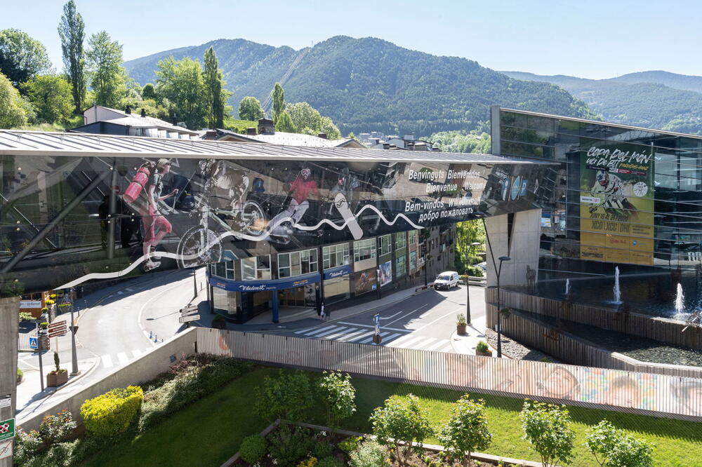 Foto del exterior de Font Andorra Hostel