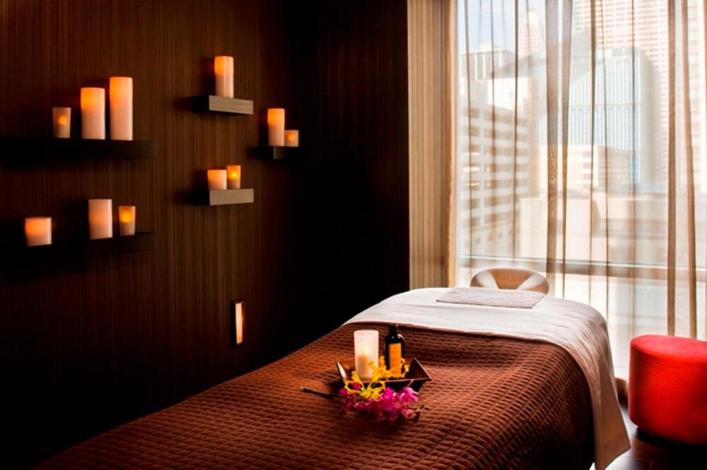 Foto de los servicios de theWit Chicago, a Hilton Hotel