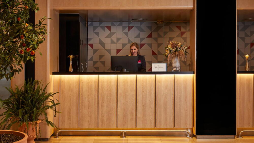 Foto del exterior de Hotel Crowne Plaza Madrid - Centre Retiro by IHG