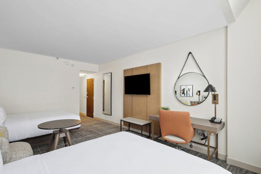 Foto de una habitación de Hotel Crowne Plaza Lansing by IHG