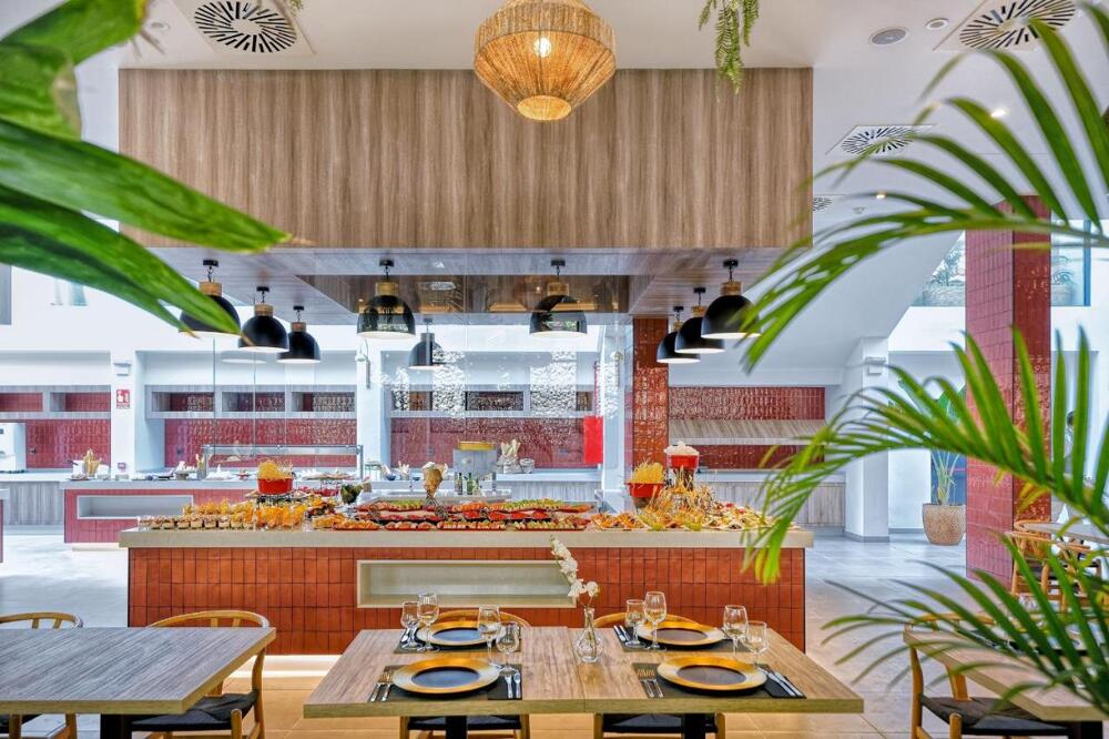 Foto de restauración de Hotel H10 Costa Mogán