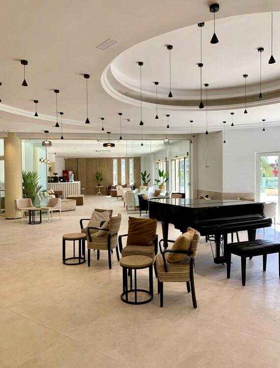 Foto de restauración de Ohtels Gran Hotel Almeria