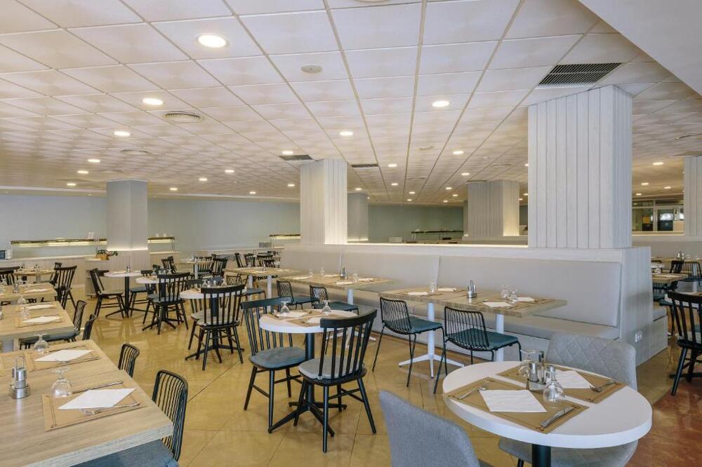 Foto general de Hotel ILUNION Palmanova Mallorca  (ex AluaSun Torrenova)