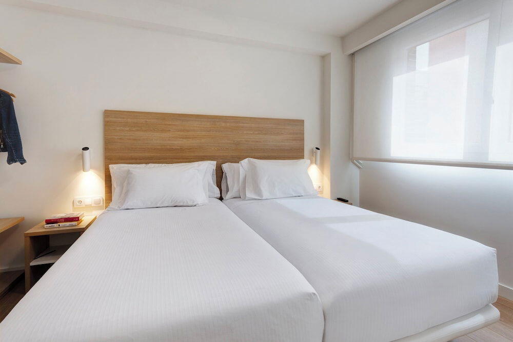 Foto de una habitación de Apartamentos Sercotel Logroño Suites
