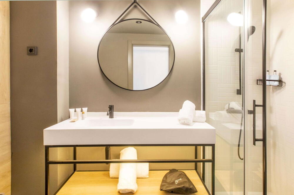 Foto del baño de Hotel Moxy Barcelona