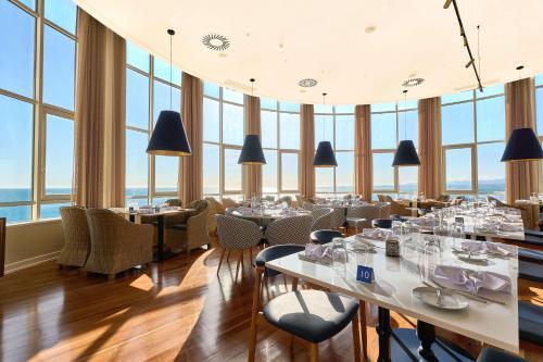 Foto de restauración de Hotel TRYP by Wyndham Lisboa Caparica Mar