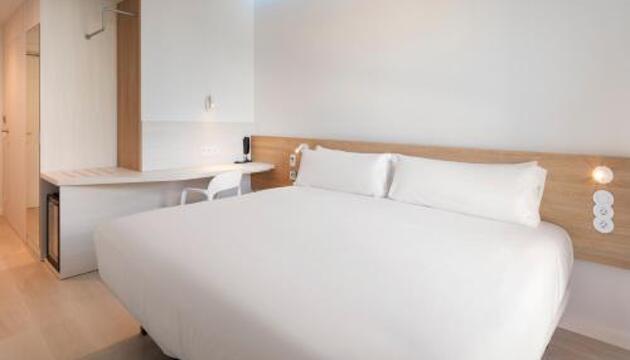 Foto de B&amp;B HOTEL Santiago Milladoiro