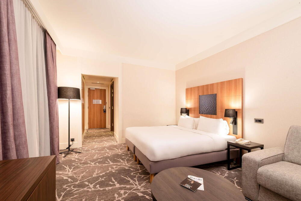 Doubletree Paris Hotel DoubleTree by Hilton Paris Boulogne, Boulogne-Billancourt ...