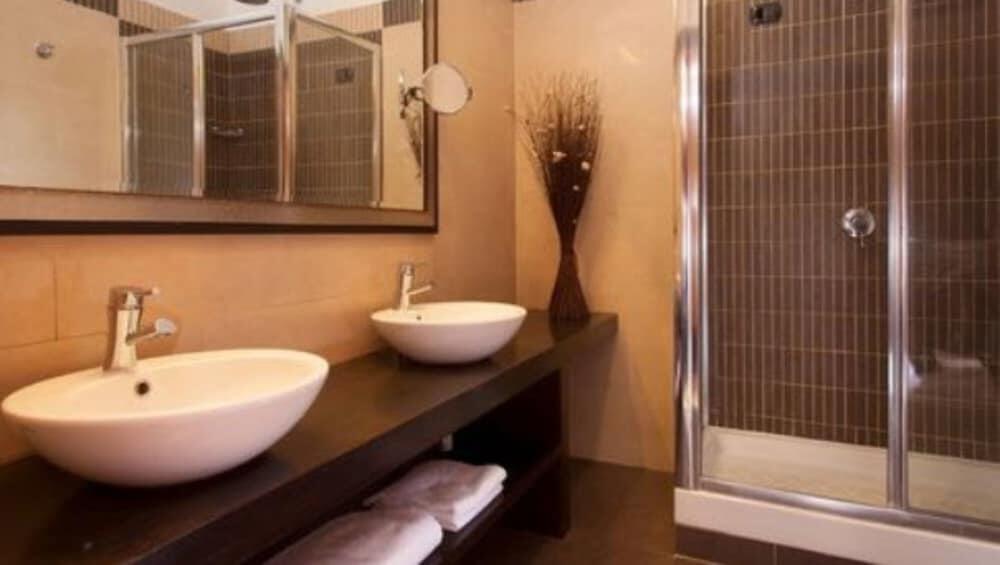 Hotel Piemonte, Roma. Desde 107.8€ - Central de Reservas